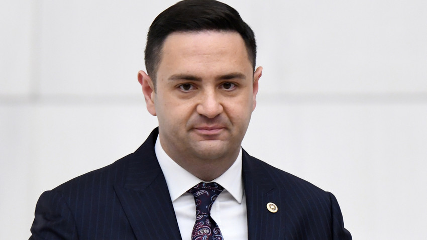 CHP'li Akdoğan: Uzaya gitmeyi vadeden iktidar, vatandaşını Avrupa'ya gönderemiyor