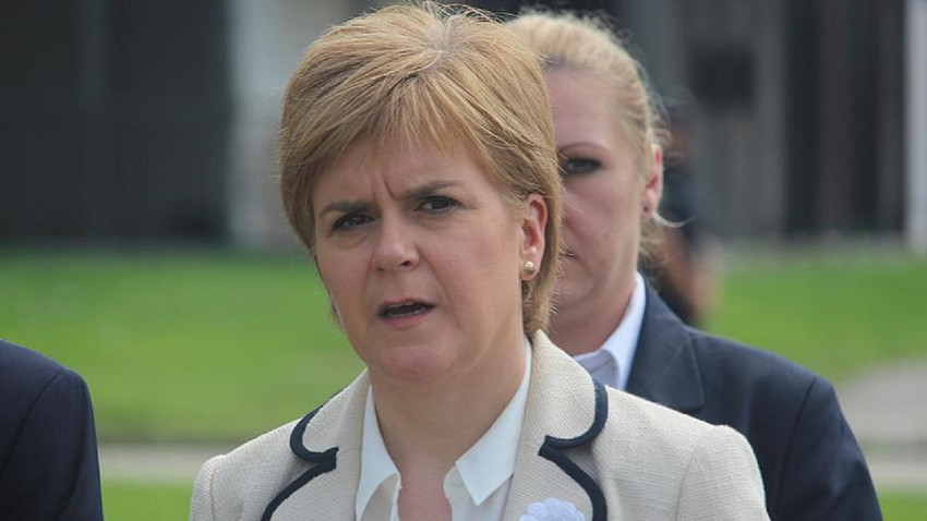 İskoçya'nın eski Başbakanı Nicola Sturgeon, partisine yapılan soruşturmada göz altına alındı