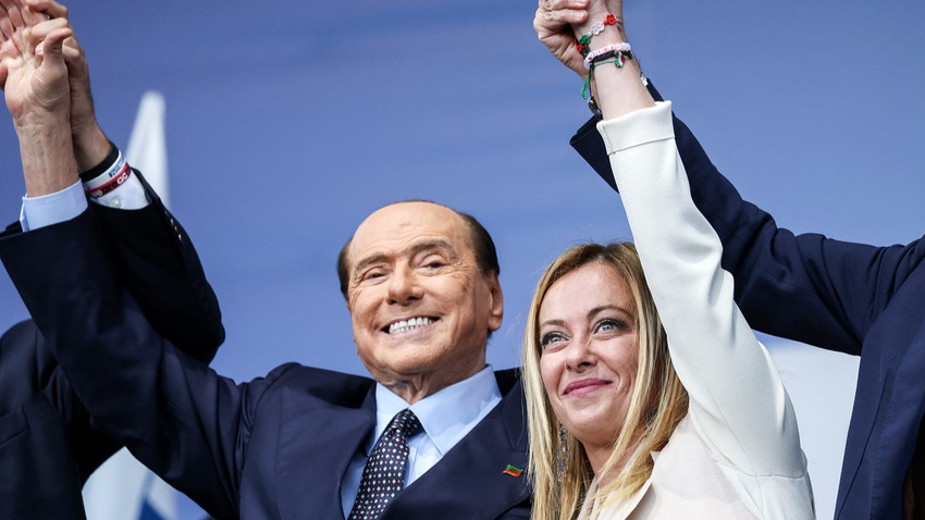 Bloomberg yazdı: Berlusconi'nin ölümünün ardından İtalya'nın geleceği iki kadının ellerinde