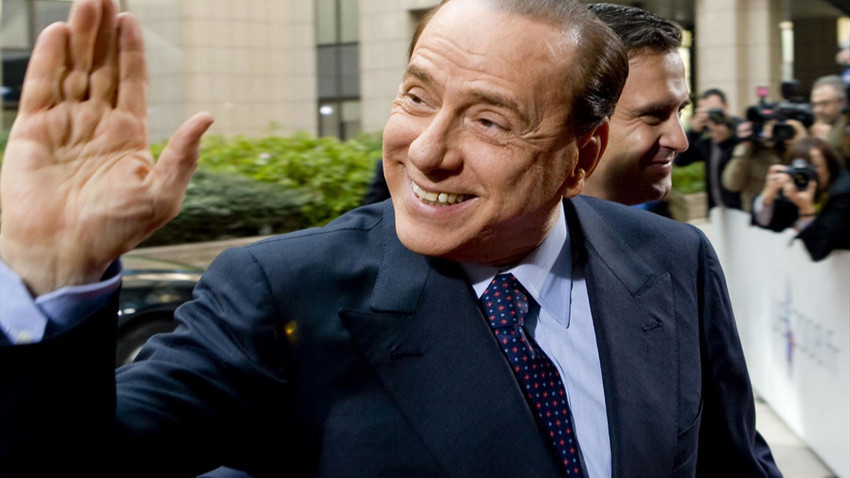 İtalya, Berlusconi için ulusal yas ilan edilmesini tartışıyor