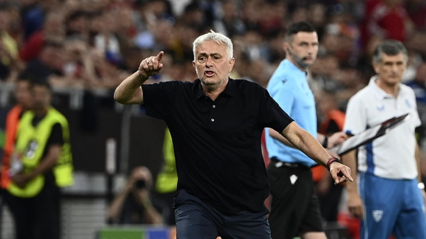 UEFA'dan Roma'nın teknik direktörü Jose Mourinho'ya 4 maç men cezası