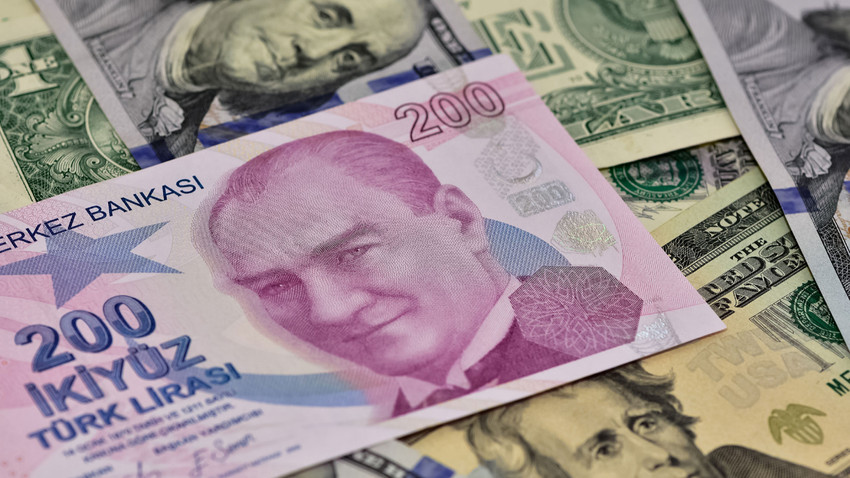 Dolar ve euro'da haftanın ilk rakamları nasıl?