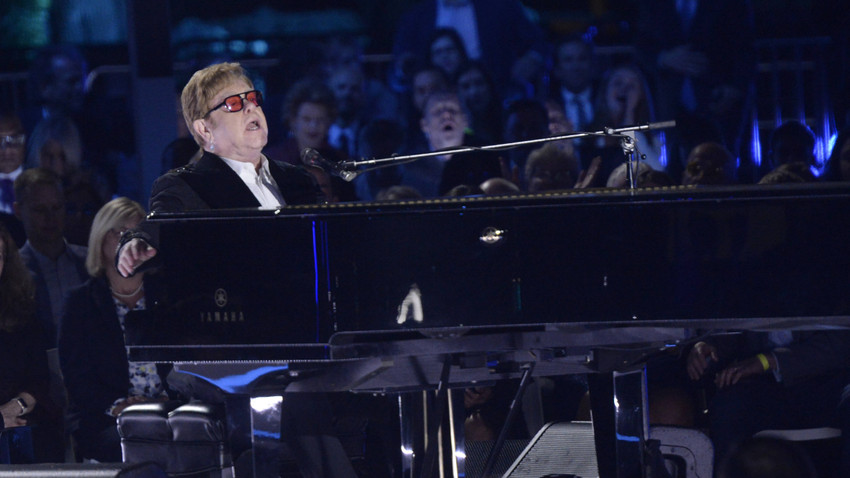 Elton John'dan görkemli veda