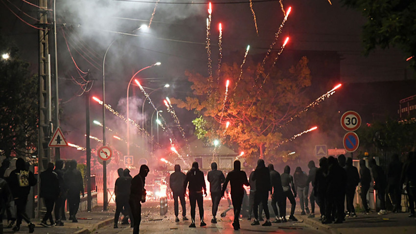 Fransa'da polis şiddetine karşı düzenlenmesi planlanan iki gösteri yasaklandı