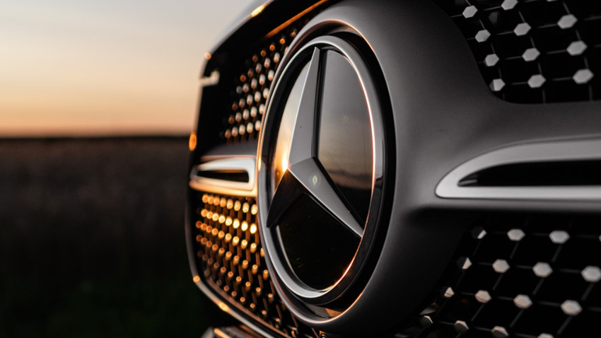 Mercedes-Benz'den Tesla hamlesi: Şarj standardını kabul etti