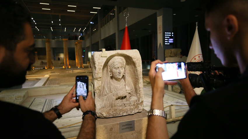 İtalya'dan iadesi sağlanan Zeugma kökenli mezar steli Türkiye'de