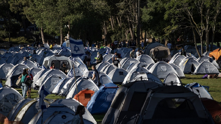 İsrail'de protestocular yargı düzenlemesine karşı Meclis'in yakınına çadır kurdu