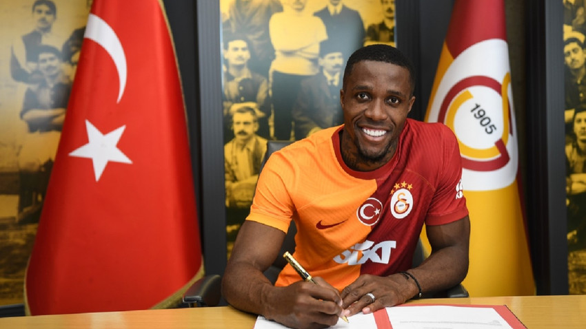 Galatasaray Wilfried Zaha ile 3 yıllık anlaşmaya varıldığını duyurdu