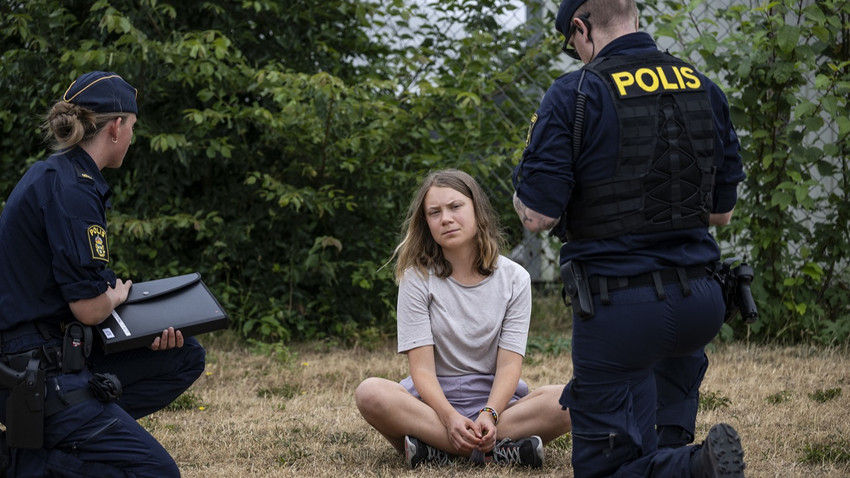 Polise itaatsizlikle suçlanıyor: Greta Thunberg hakim karşısına çıkacak
