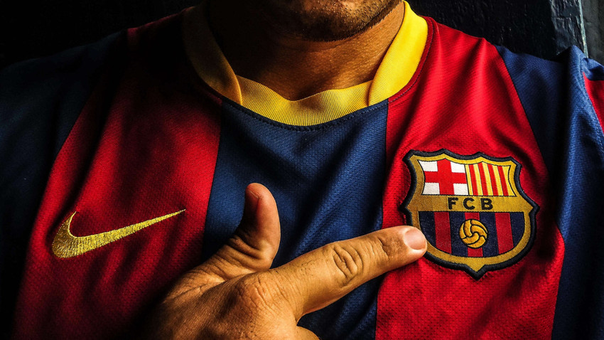UEFA soruşturma yürüttüğü Barcelona'nın Şampiyonlar Ligi'ne katılmasına geçici izin verdi