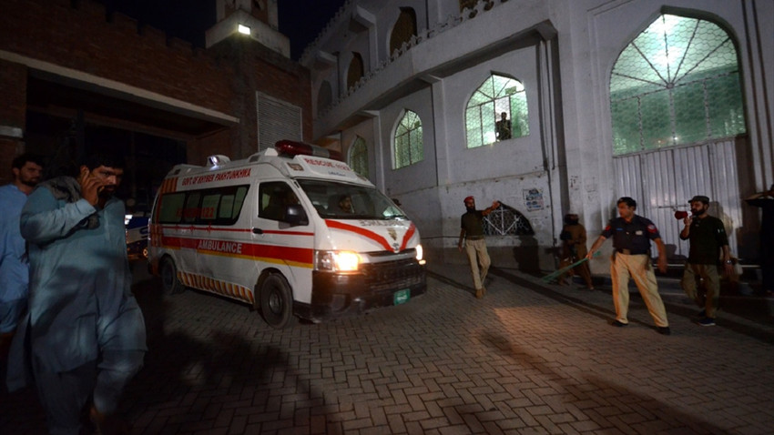Pakistan'da parti kongresine intihar saldırısı: 40 ölü