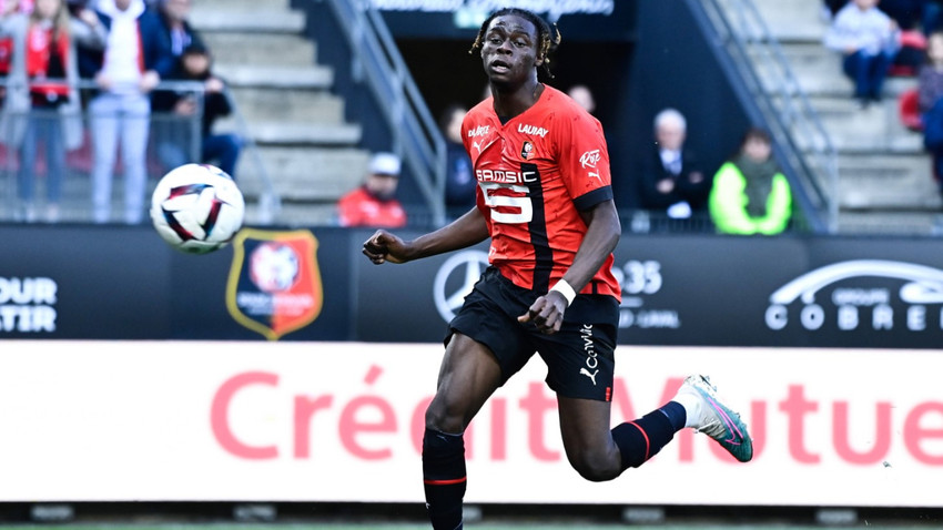 Chelsea, Rennes'den Fransız futbolcu Lesley Ugochukwu'yu kadrosuna kattı