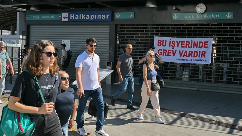 Metro ve tramvay işçilerinin zam talepleri karşılandı: İzmir'de ulaşım normale döndü