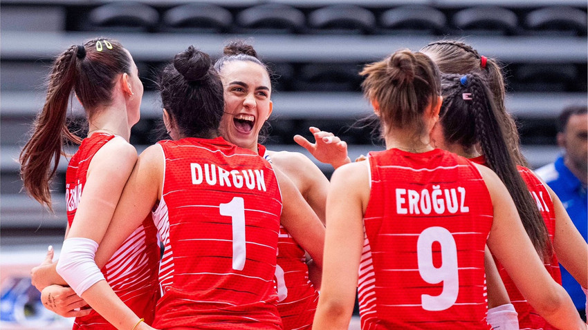 19 Yaş Altı Kız Voleybol Milli Takımı namağlup finalde