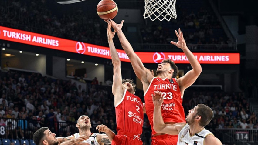 A Milli Erkek Basketbol Takımı Bulgaristan'ı 104-66 yenerek yarı finale yükseldi