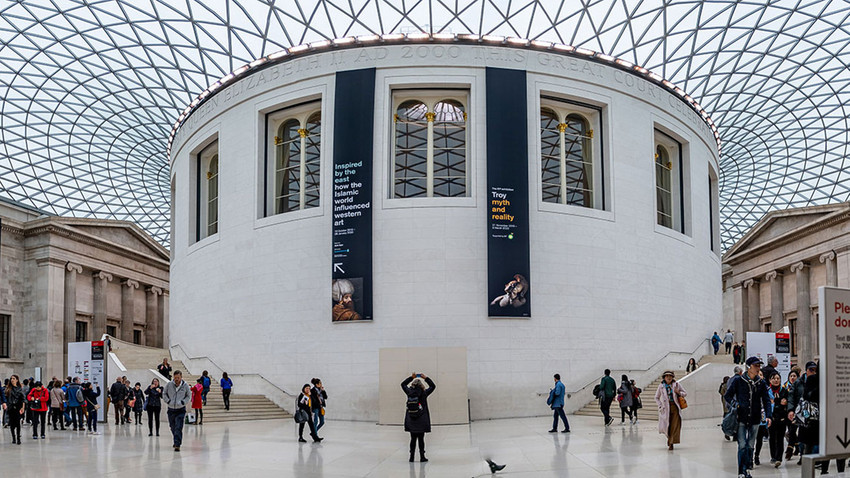 British Museum'daki tarihi mücevherler ve değerli taşlar çalındı