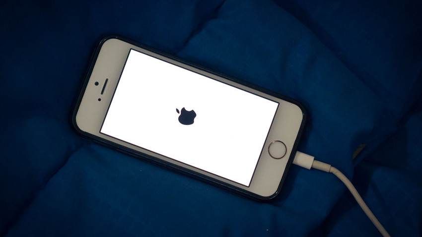Apple'dan telefonlarını yastıklarının altına şarj edenlere uyarı