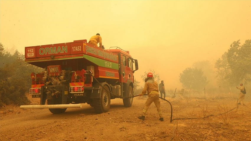 Çanakkale'deki yangında son durum: Çanakkale-Çan kara yolu ulaşıma kapandı