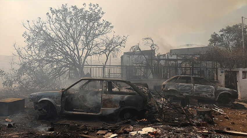 Yunanistan'da son 48 saatte 209 yangın çıktı: Tahliyeler sürüyor
