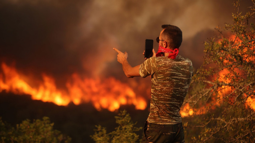 Yunanistan'daki orman yangınlarında 6. gün: Evimden geriye hiçbir şey kalmadı