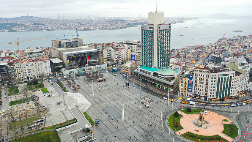 İstanbul Valiliği: Türkiye-Sırbistan Avrupa Şampiyonası finali Taksim'de gösterilmeyecek