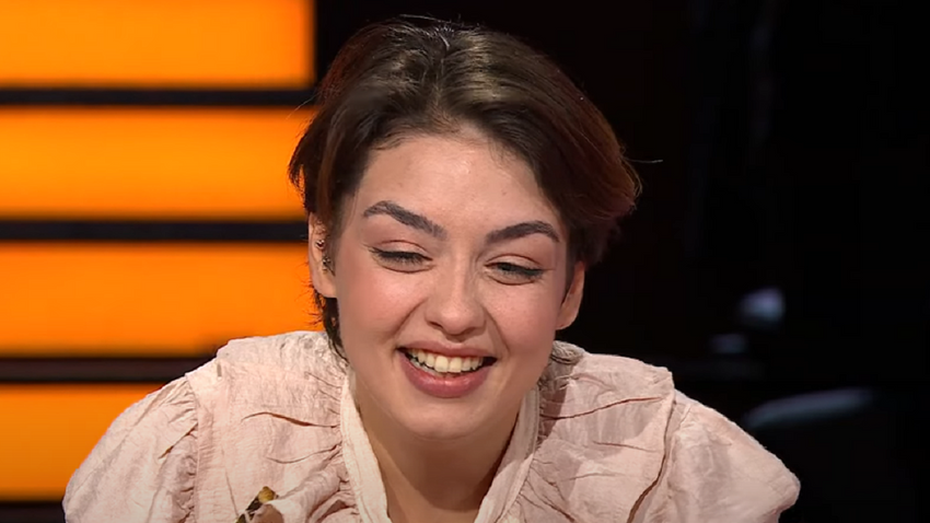 Kim Milyoner Olmak İster'de Rabia Birsen Göğercin 1 milyon liralık soruyu doğru cevapladı