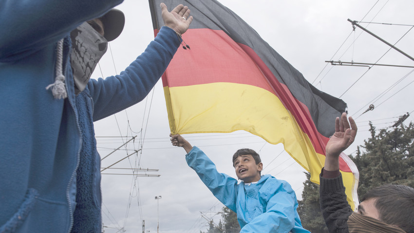 Almanya İtalya'dan gönüllü mülteci alma anlaşmasını askıya aldı