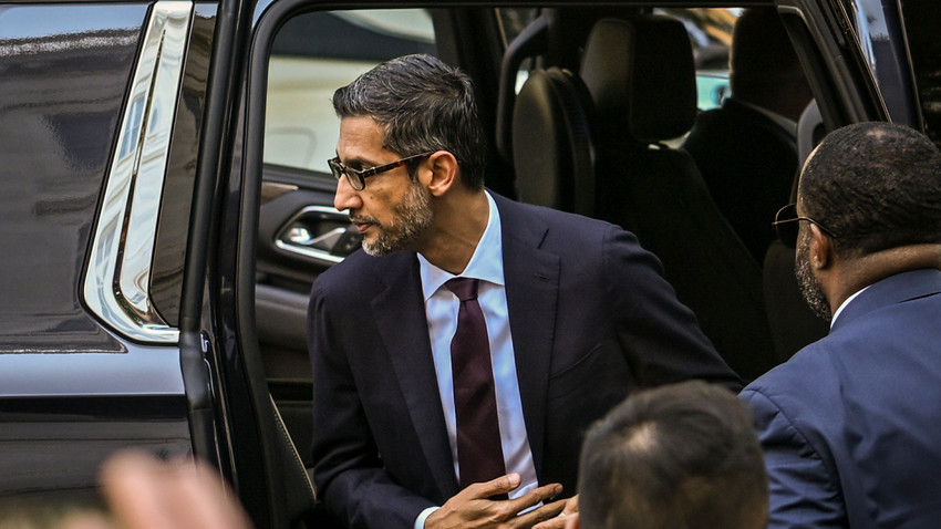 Fotoğraf: Google CEO'su Sundar Pichai çarşamba günü Kongre Binası'na girerken. (Kenny Holston via The New York Times)