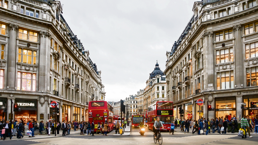 Oxford Street’in derdi ‘ıvır zıvır’ mağazaları