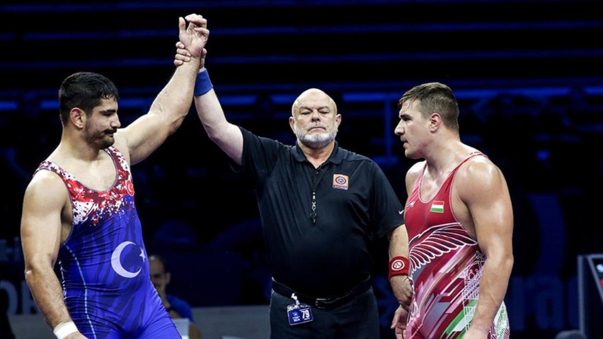 Milli güreşçi Taha Akgül Dünya Güreş Şampiyonası'nda bronz madalya kazandı