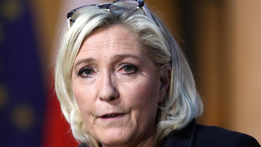 Fransa'da savcılık, aşırı sağcı Le Pen'i AB fonlarını zimmetine geçirmekle suçladı