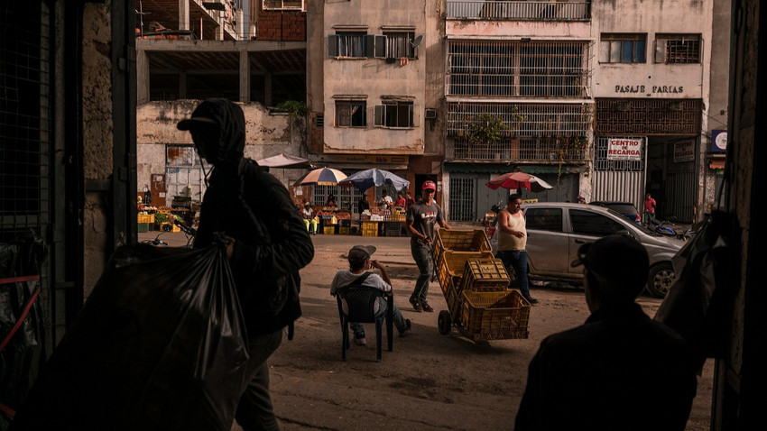 Venezuela'nın başkenti Caracas'ta bir sokak pazarı (Fotoğraf: Adriana Loureiro Fernandez/The New York Times)