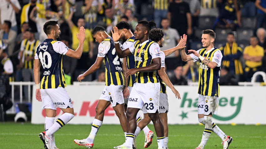 Başakşehir'i farkla yenen Fenerbahçe namağlup zirvede