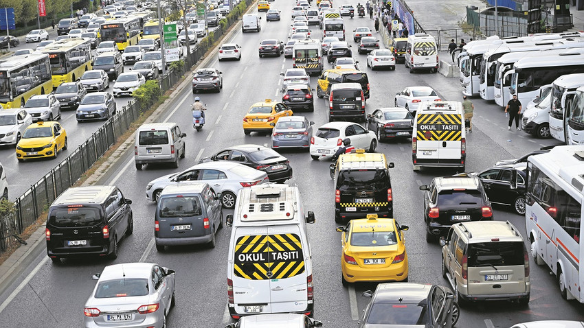 İstanbul trafiği okulu özlemiş!