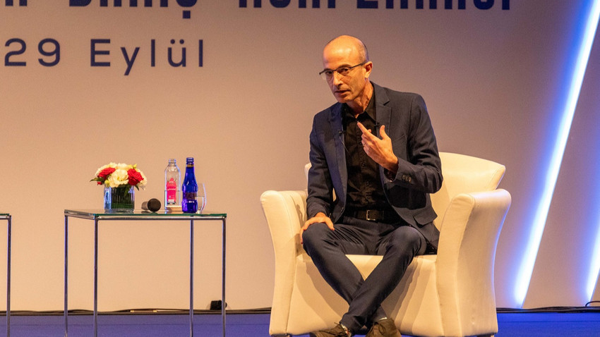 Yuval Noah Harari: Yapay zeka duygularımızı manipüle edebilir