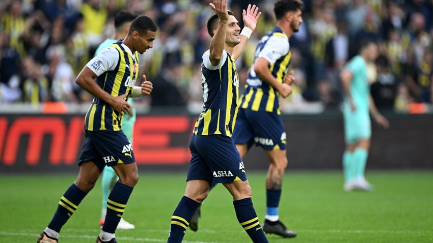 Fenerbahçe galibiyet serisini 5 golle sürdürdü