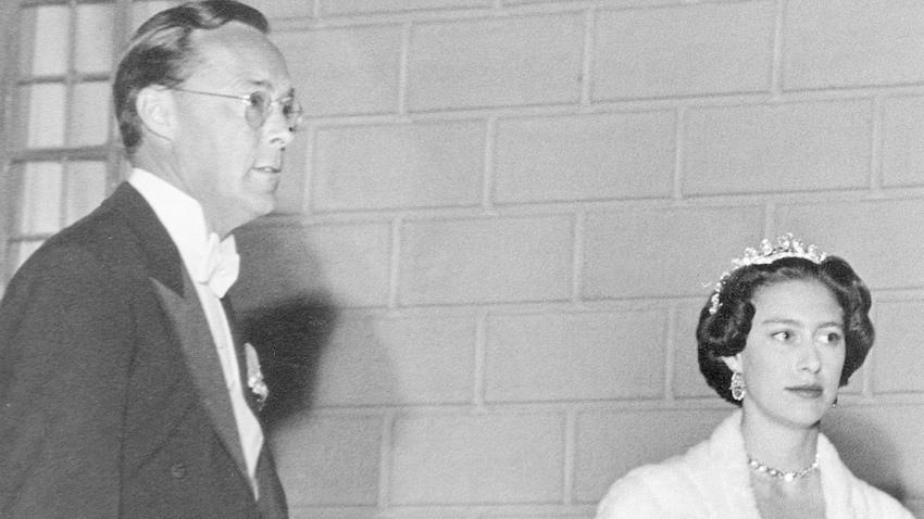Eski Hollanda Prensi Bernhard'ın kişisel arşivinde Nazi partisi üyelik kartı bulundu