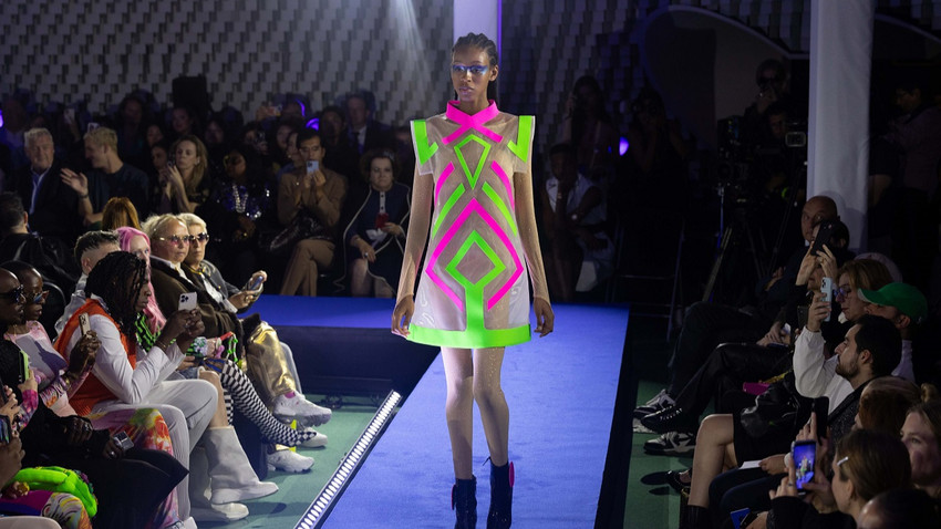 Paris Moda Haftası, Pierre Cardin Defilesi