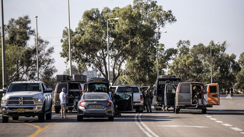 Saldırı sonrası Gazze - İsrail sınırı yakınında Sderot bölgesindeki bazı yolları İsrail güçleri tarafından kapatıldı. (Fotoğraf AA)