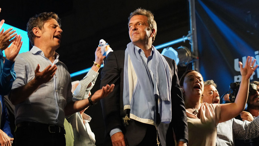 Peronist ittifakı adayı mevcut Ekonomi Bakanı Sergio Massa