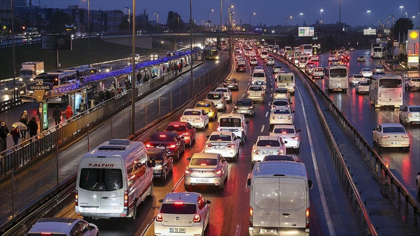 İstanbul'da trafik yoğunluğu yüzde 80'i aştı