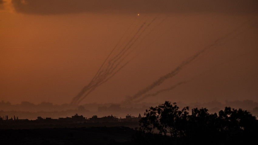 İsrail Lübnan'ın güney bölgelerini topçu atışlarıyla vurdu