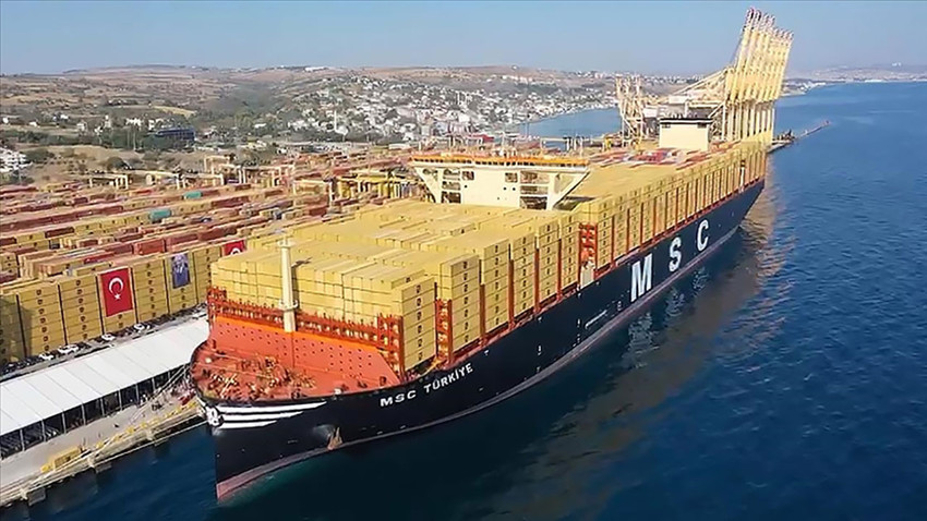 Dünyanın en büyük konteyner gemilerinden MSC Türkiye Tekirdağ'a geldi