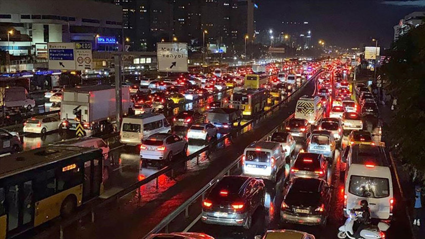 İstanbul'da trafik yoğunluğu yüzde 89'a çıktı