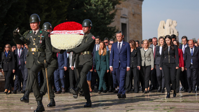 CHP'den PM öncesi Anıtkabir’e ziyaret