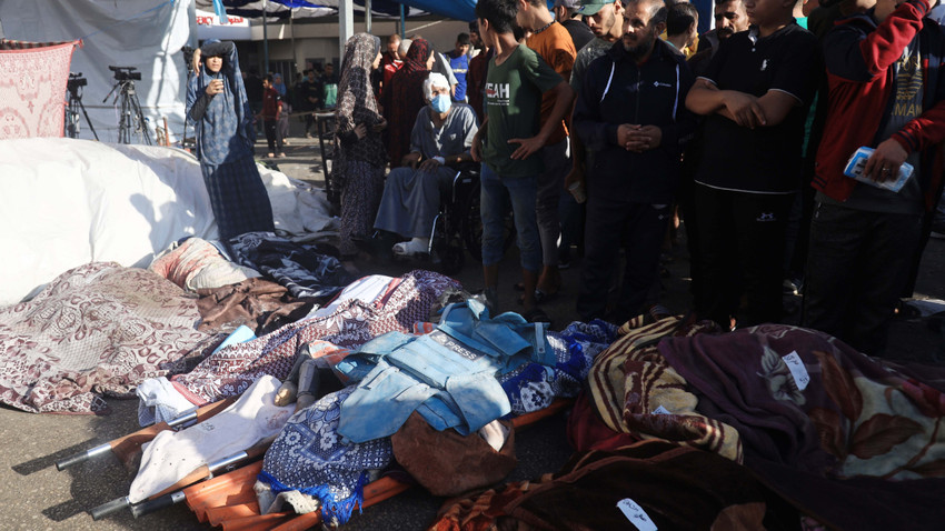 Gazze'deki Sağlık Bakanlığı: Şifa Hastanesi'nde toplu mezar kazmaya başladık