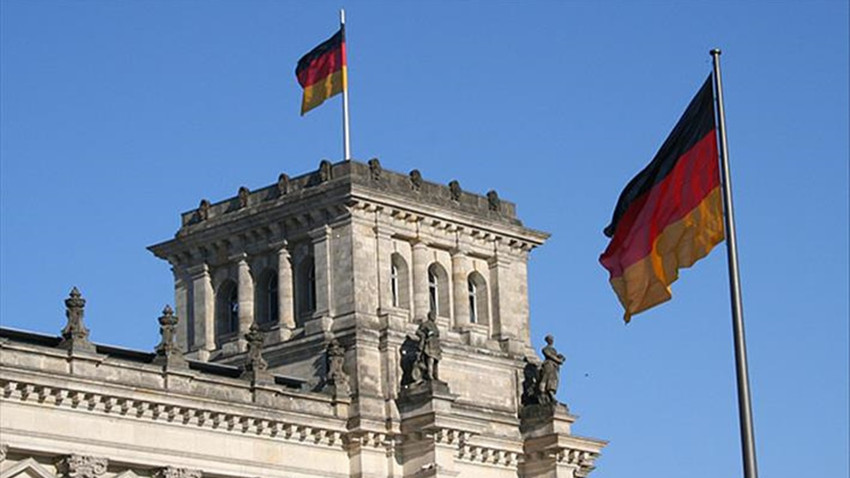 Almanya Anayasa Mahkemesi 60 milyar euroluk ek bütçeyi iptal etti