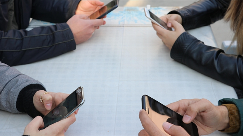 Gençlere vergisiz telefon başvuruları açıldı