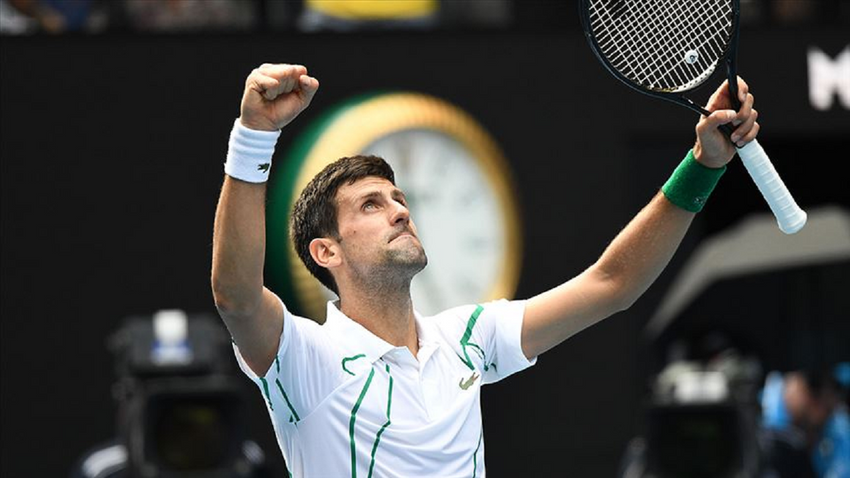 Sinner'in galibiyeti, Djokovic'i yarı finale taşıdı