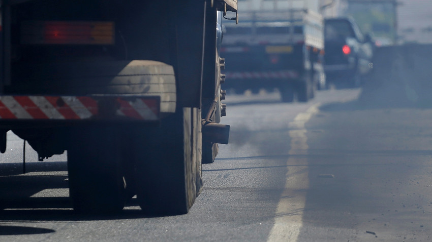 AB kamyon ve otobüslerin emisyonlarını düşürecek